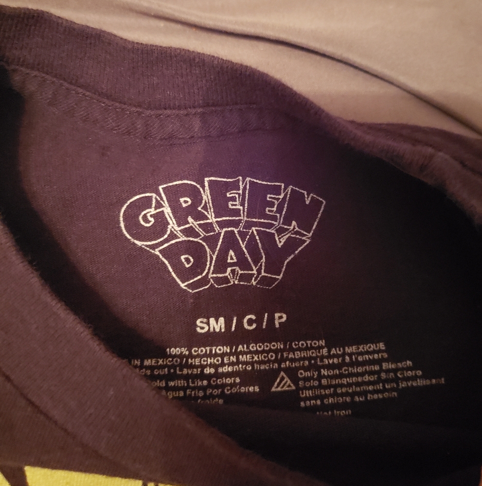 🎸 Green Day Dookie Graphic T-Shirt 🎸 - Picture 3 of 3